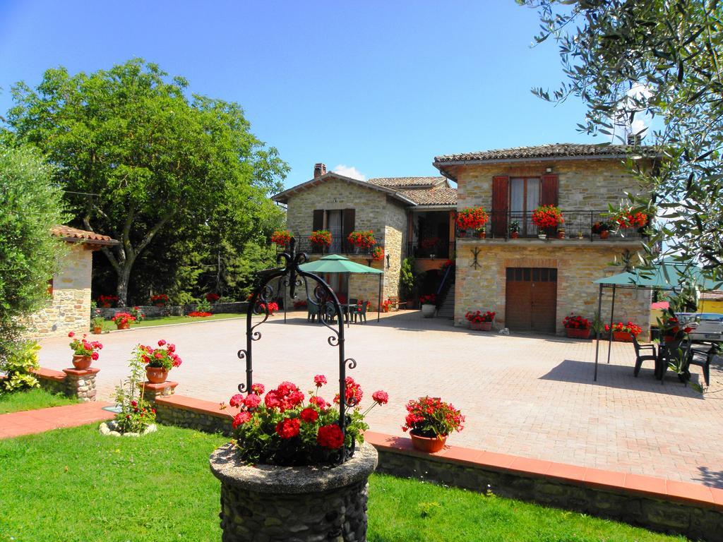 Villa Aurora à Gubbio Extérieur photo